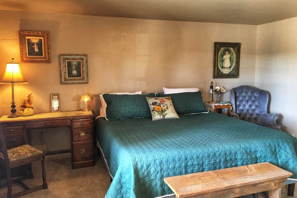 Thelma Fern Room at The Inn at Pennington Place in Walsenburg